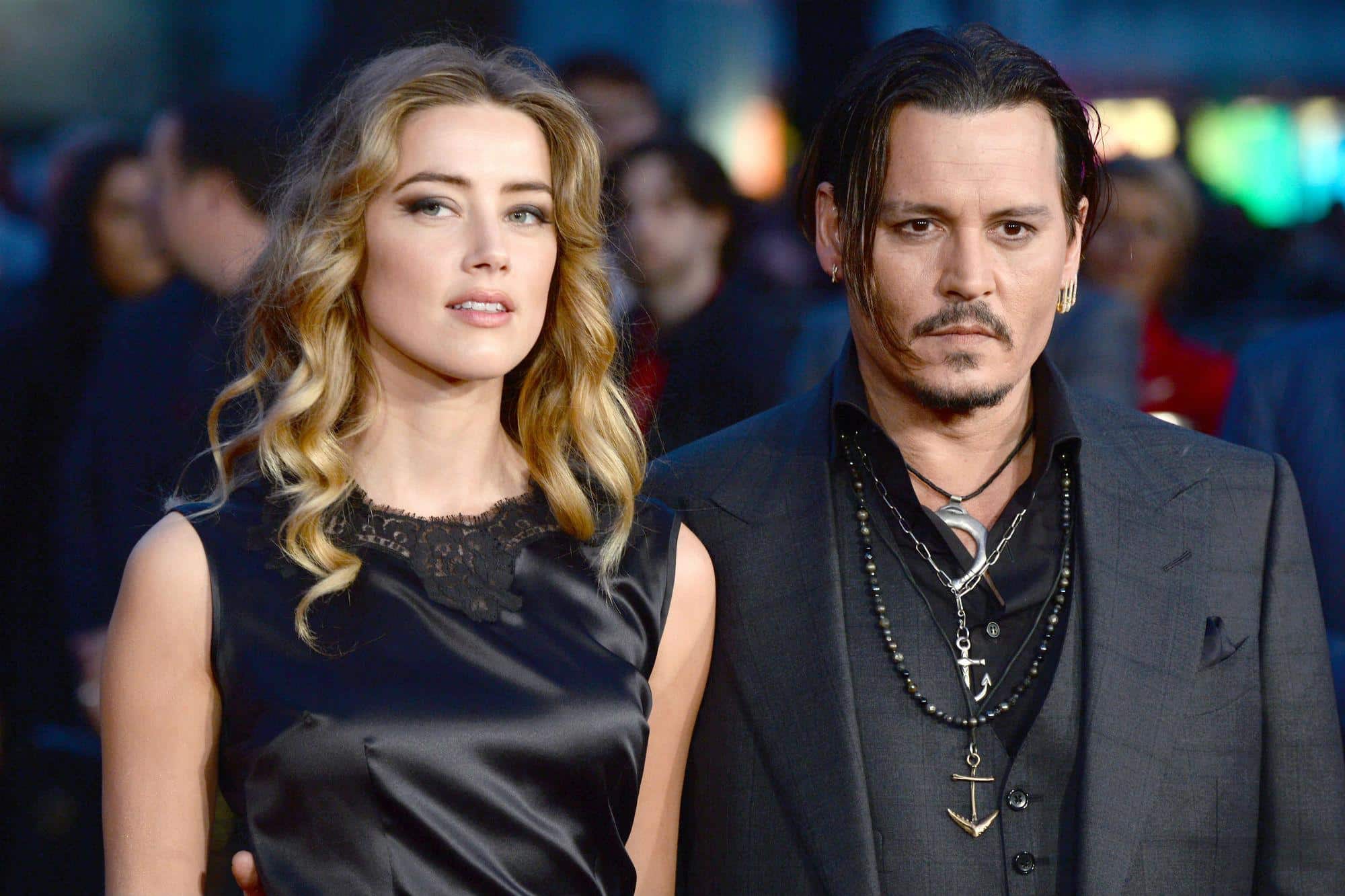 Amber Heard ha tradito Johnny Depp con Cara Delevingne? Le foto che lo provano