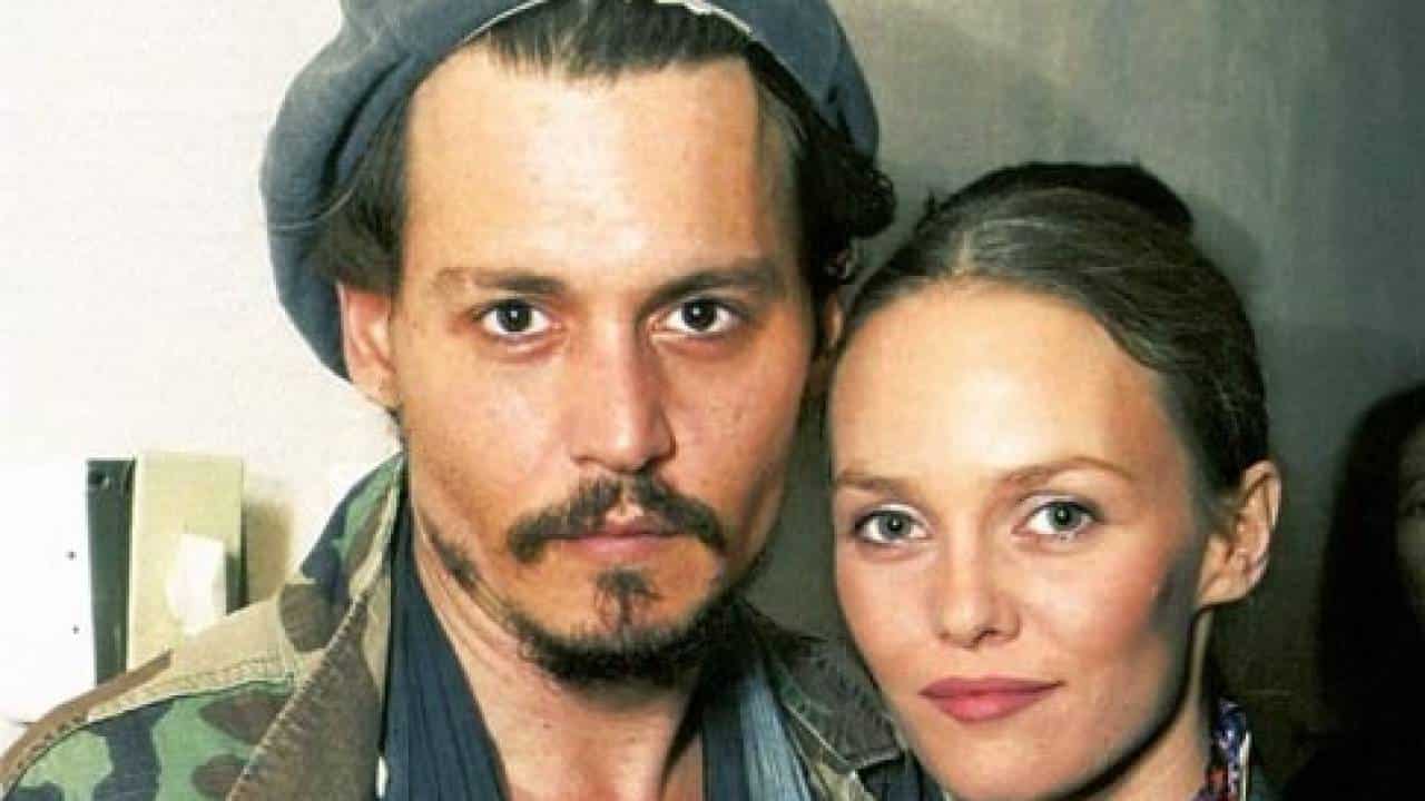 Avete visto la figlia di Johnny Depp e Vanessa Paradis? Ha una sessualità fluida e ha preso tutta la bellezza di mamma e papà