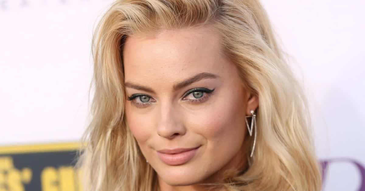 Margot Robbie e la rivelazione su John Cena: “Ho dormito con il suo cartonato”