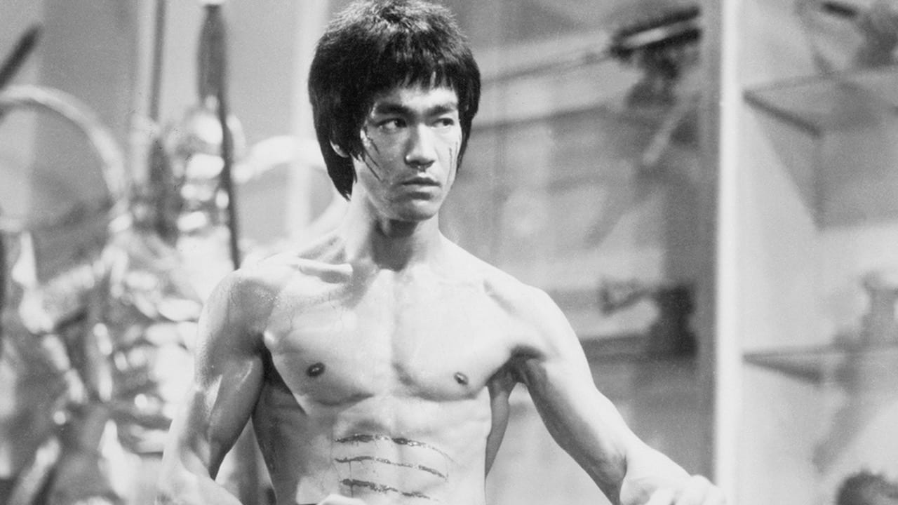 Bruce Lee morto a 32 anni per un’aspirina? Fra le ipotesi sulla scomparsa dell’artista marziale anche un complotto