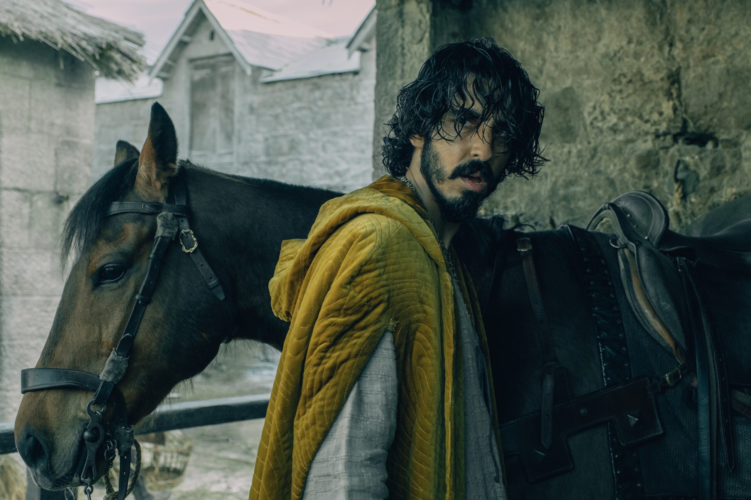 The Green Knight: i poster ci presentano i protagonisti del film fantasy