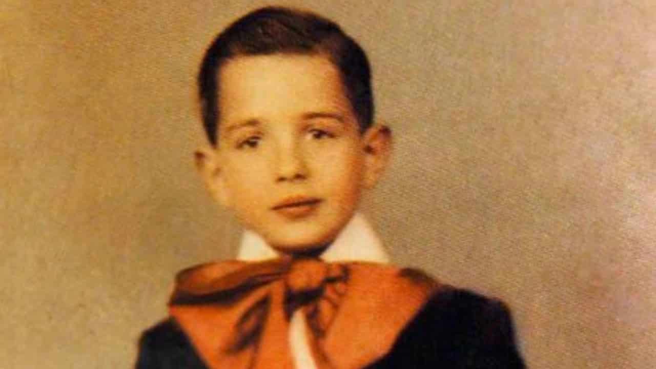 Chi è questo bambino? Ha fatto la storia del cinema, il suo cognome deriva da un errore di trascrizione ed è stato circondato da bravi ragazzi