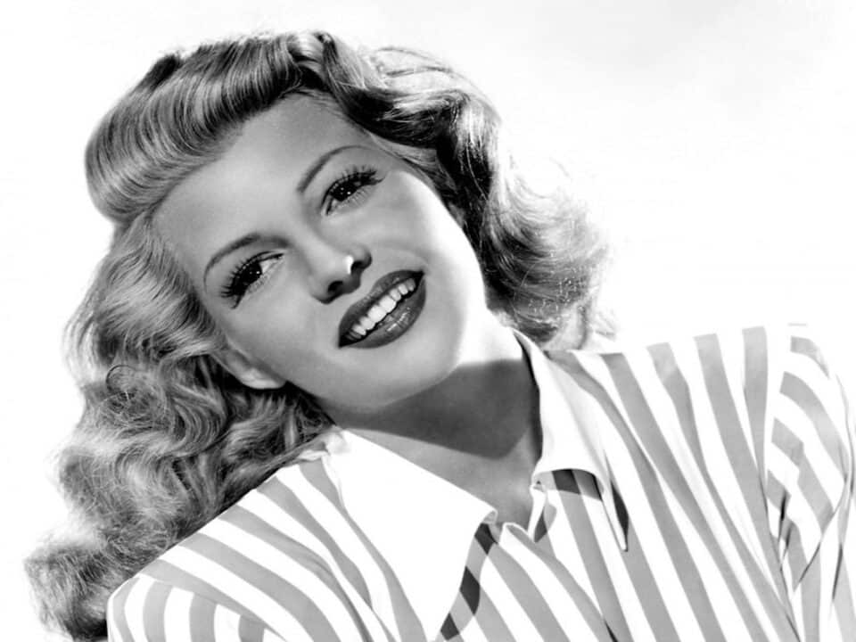 Rita Hayworth che sorride