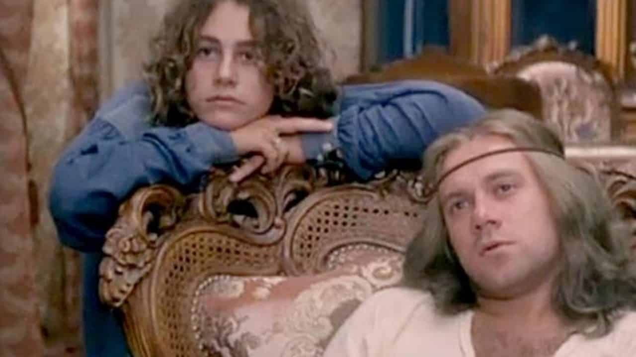 Isabella De Bernardi, morta l’attrice di Un Sacco Bello: Carlo Verdone ricorda la sua “hippy”