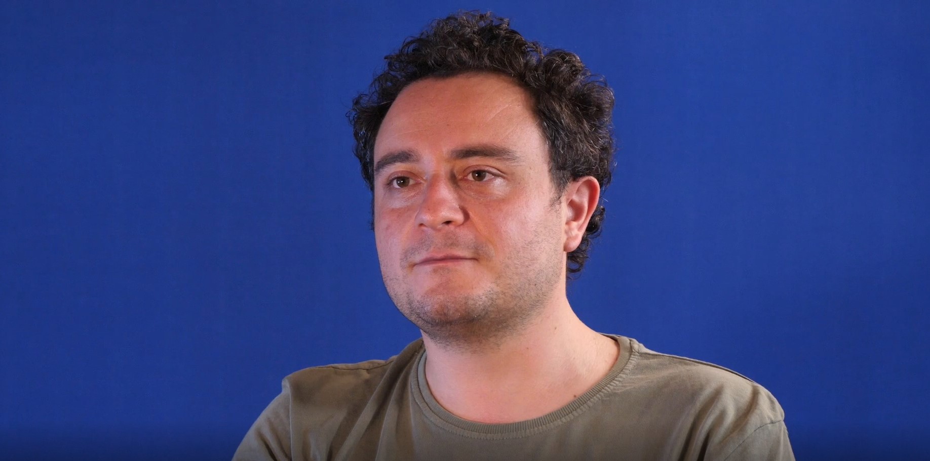 Intervista ad Alessio Praticò, da Il Cacciatore alla nuova serie Sky Blocco 181 [VIDEO]