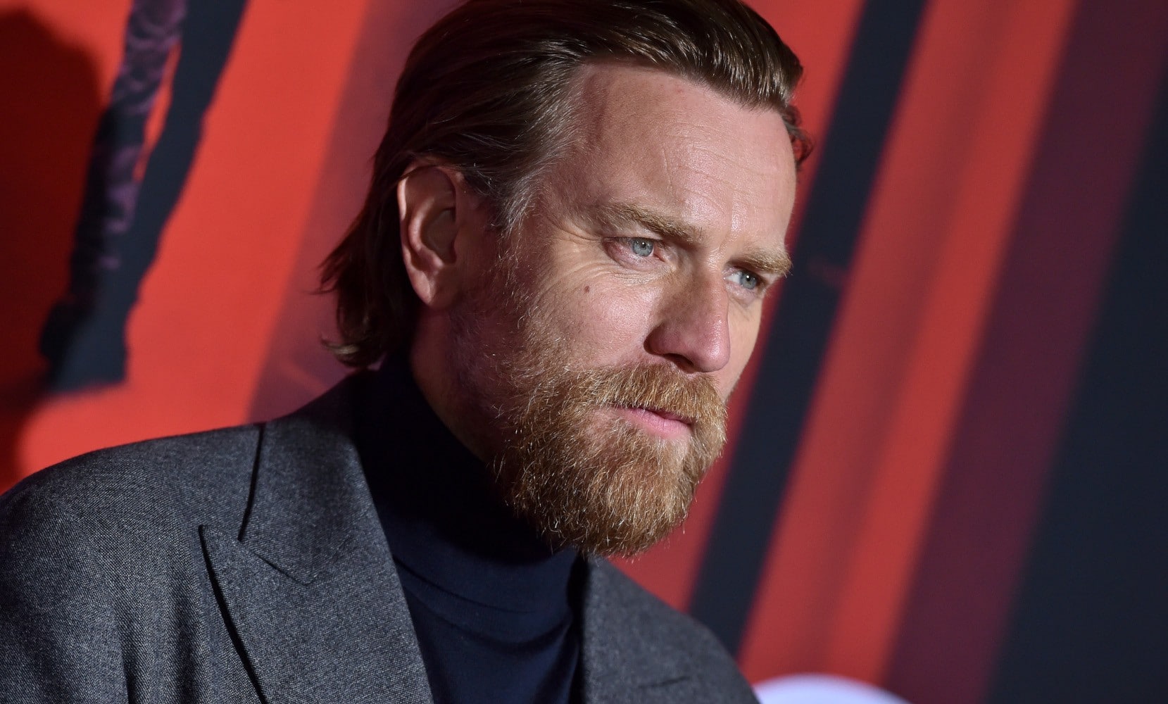 Avete visto la compagna di Ewan McGregor? Grazie a lei l’attore è diventato papà per la quinta volta!