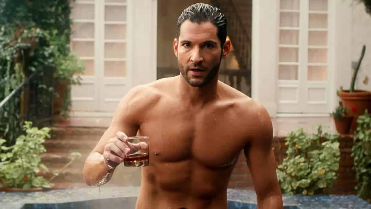 Tom Ellis e quella battuta infelice sulla bandiera italiana e la mafia che ha scatenato l’indignazione dei fan