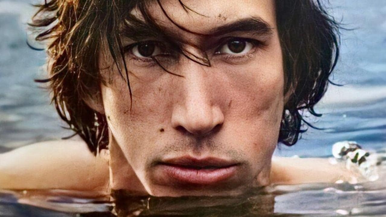 Adam Driver è un centauro super sexy nei panni del testimonial della nuova fragranza Burberry [FOTO e VIDEO]