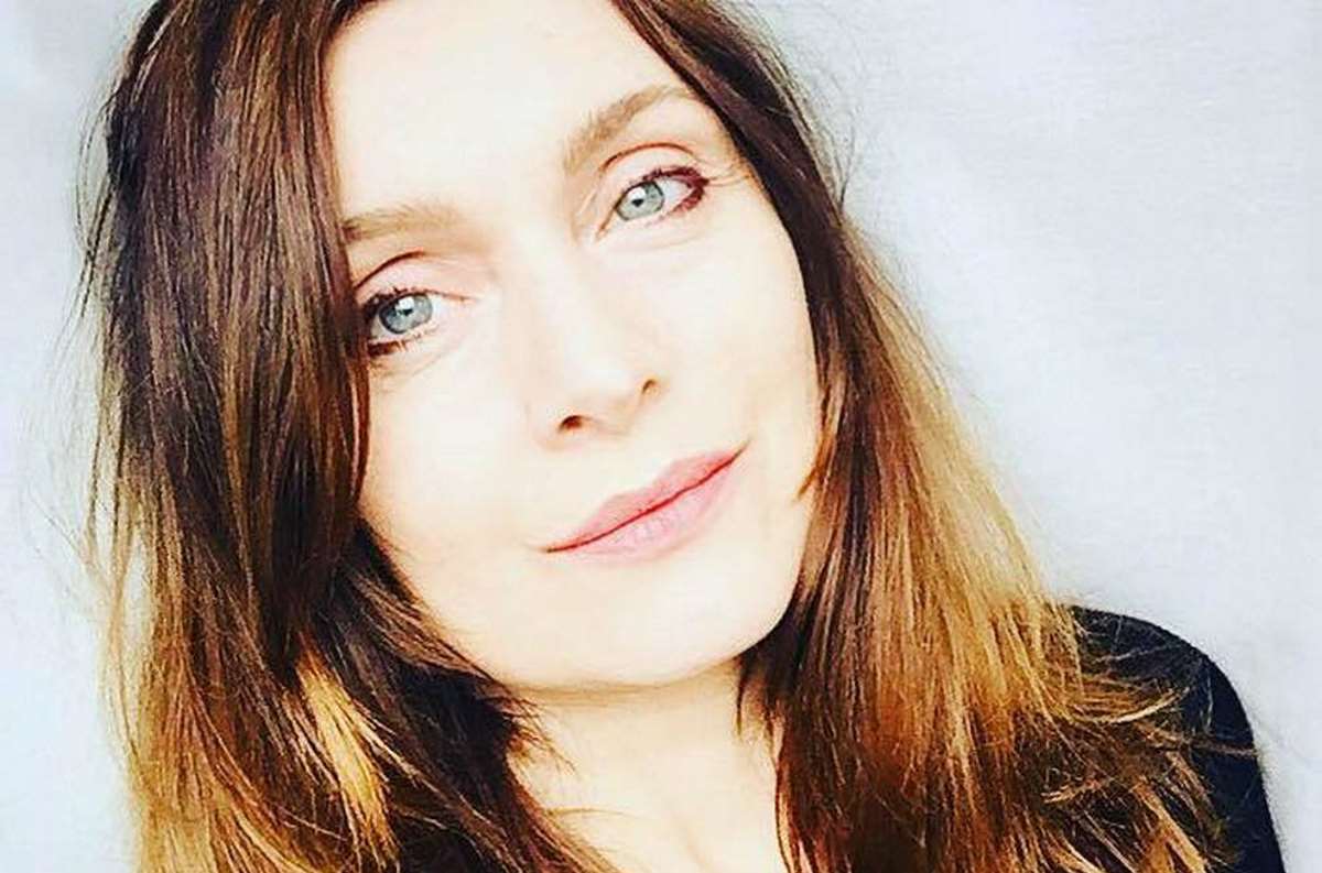 Sabrina Paravicini e la battaglia contro il tumore al seno, dalla diagnosi di morte al perché ha chiamato la parrucca Carlà