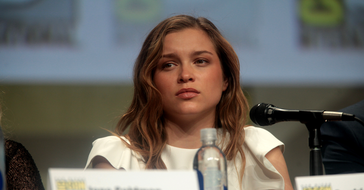 Chi è Sophie Cookson? Biografia, carriera e vita privata della co-protagonista di Kingsman – Secret Service e Red Joan