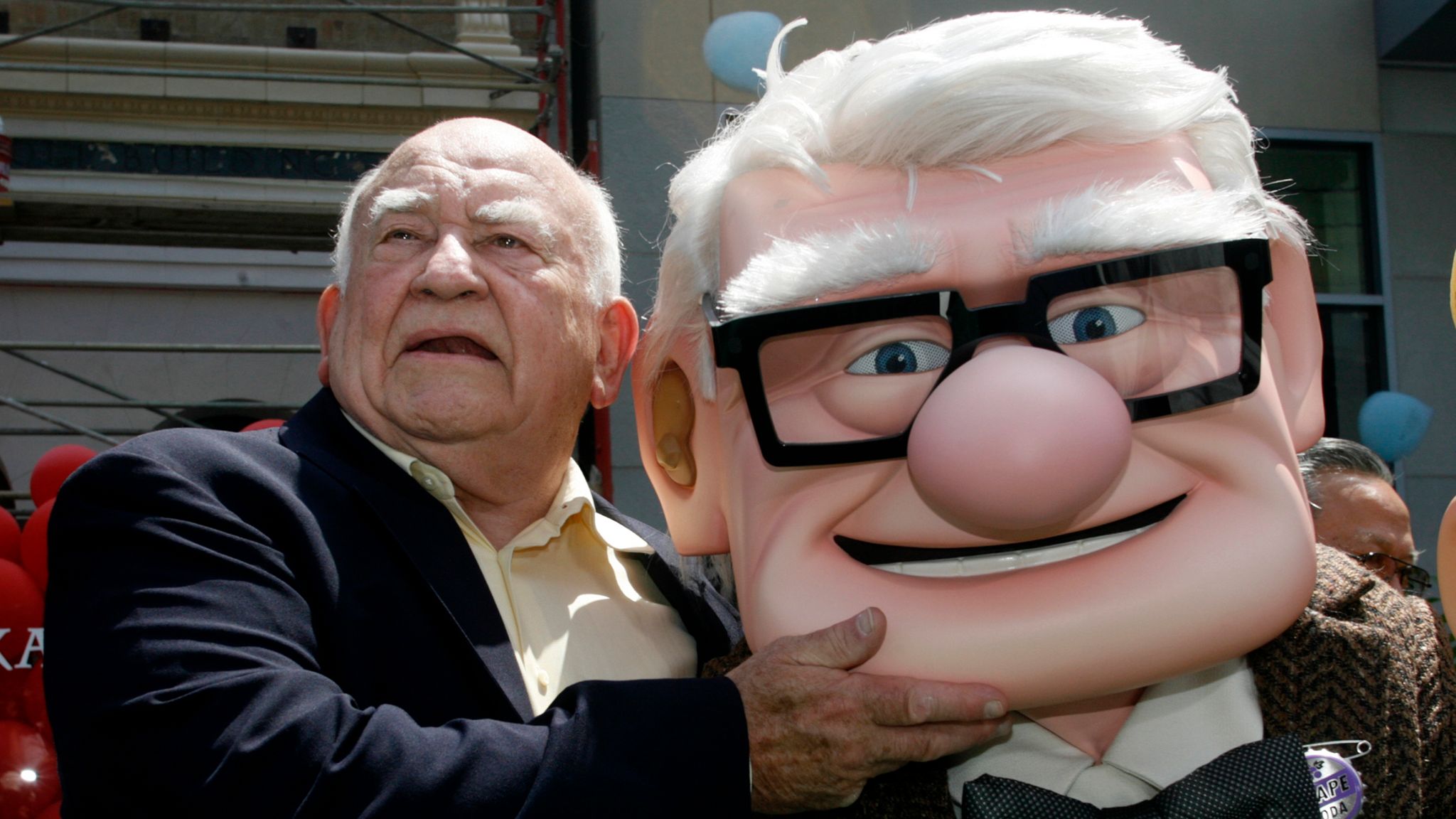 Addio a Ed Asner: l’attore e doppiatore si è spento a 91 anni