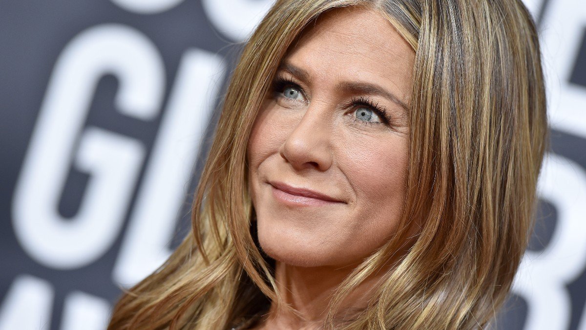 Jennifer Aniston tuona contro i no vax: “Li ho eliminati dalla mia vita”