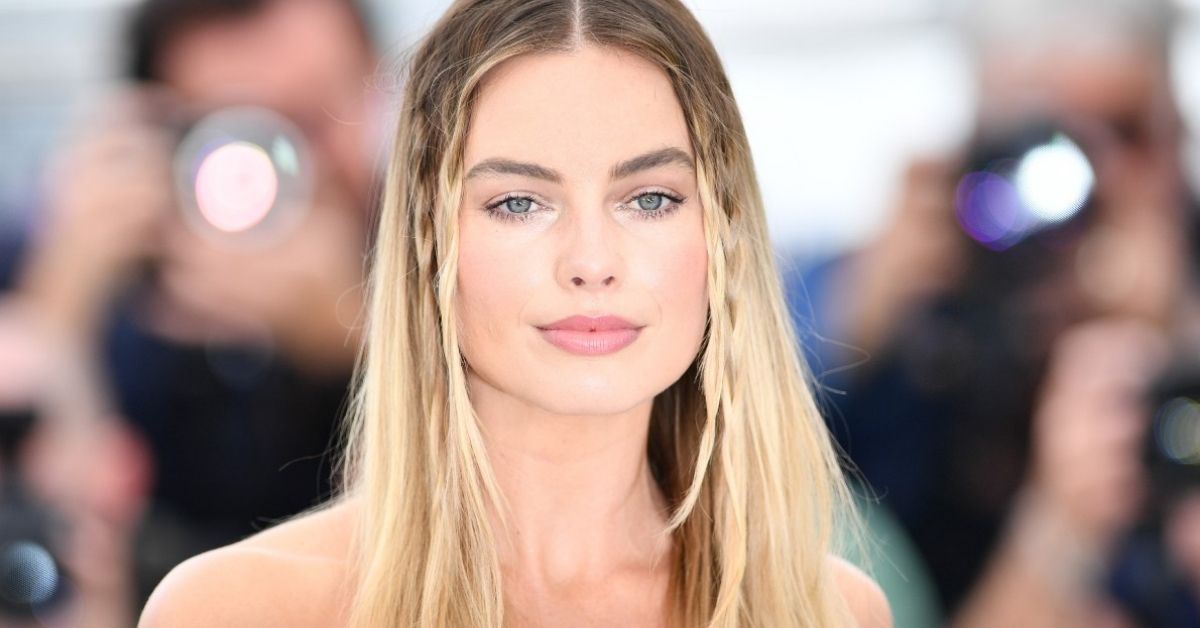 Avete visto il marito di Margot Robbie? È un produttore ofidiofobico e il suo socio in affati