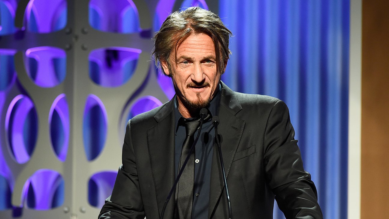 Sean Penn si scaglia contro le persone che non vogliono vaccinarsi