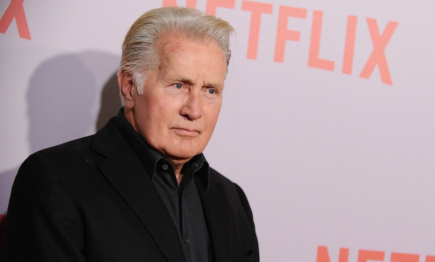 Martin Sheen e quell’incidente alla nascita che rischiò di condizionarne l’esistenza: “il mio braccio sinistro è più corto di 8 centimetri”