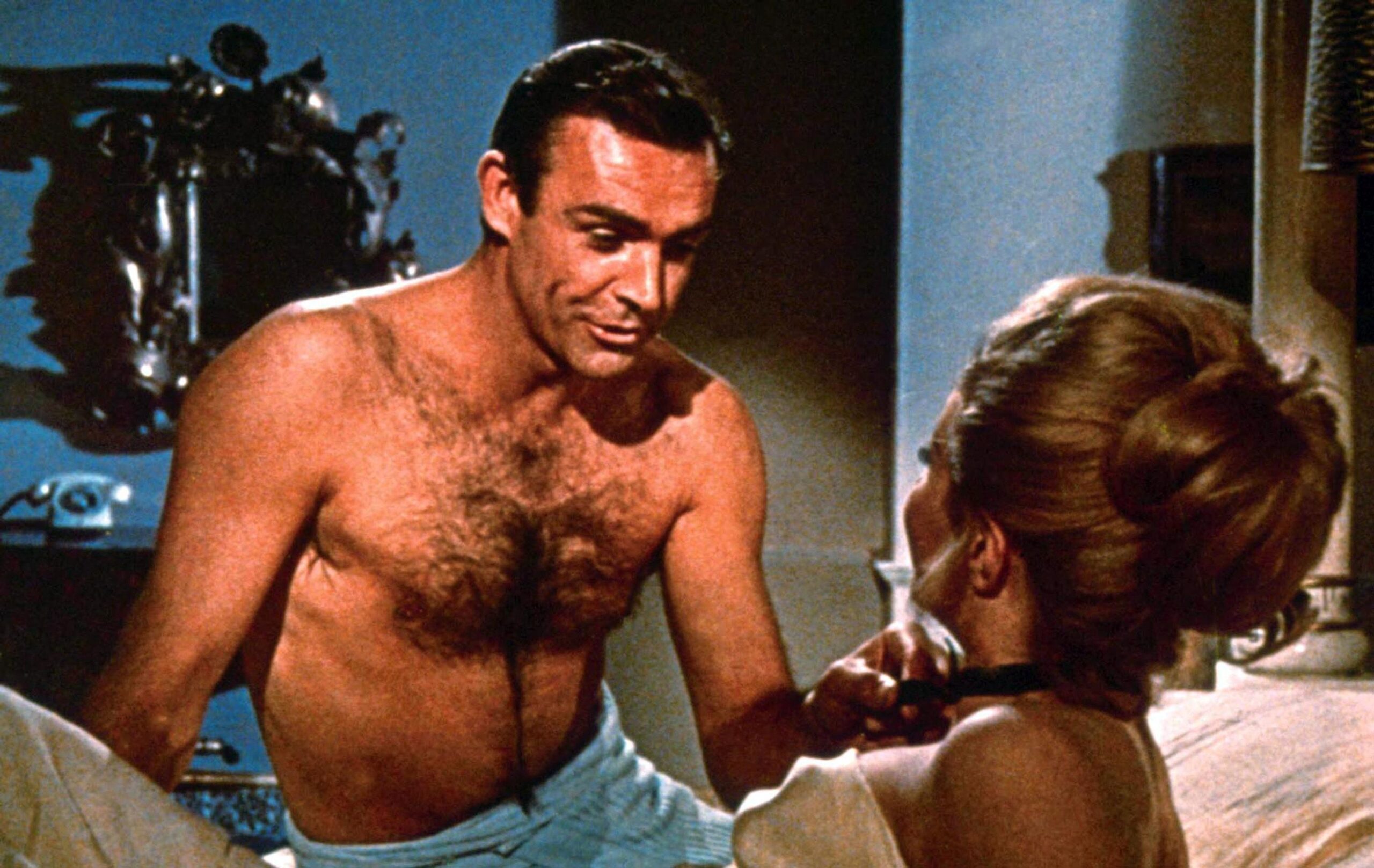 No Time To Die: secondo il regista il James Bond di Sean Connery era uno “stupratore”