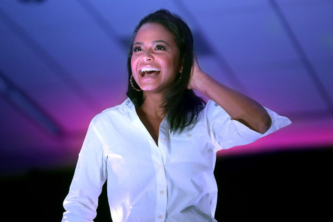 Christina Milian sorridente