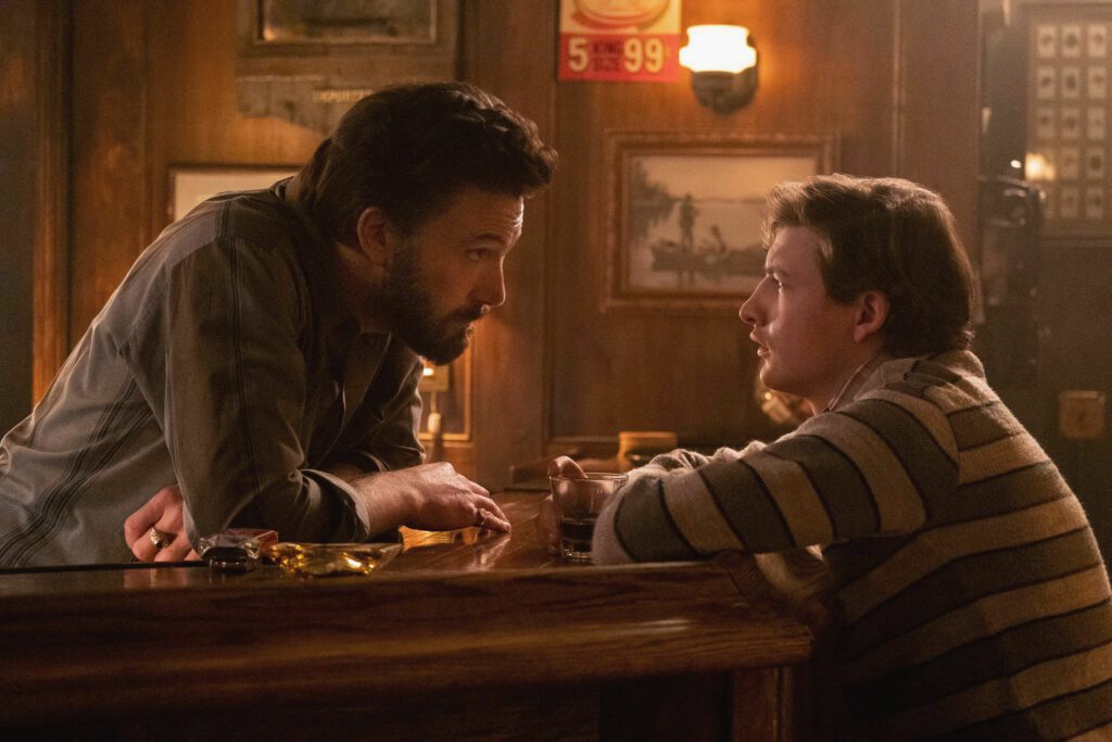 The Tender Bar: il nuovo poster elogia l’interpretazione di Ben Affleck