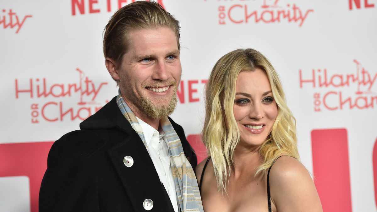 Kaley Cuoco divorzia da Karl Cook: “Le nostre strade si dividono”