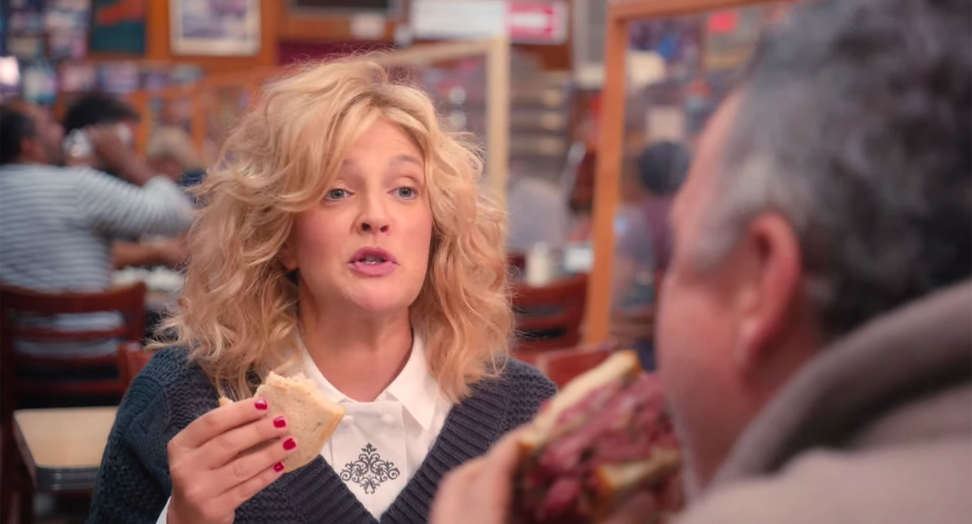 Drew Barrymore e la parodia dell’iconica scena di Harry ti presento Sally [VIDEO]