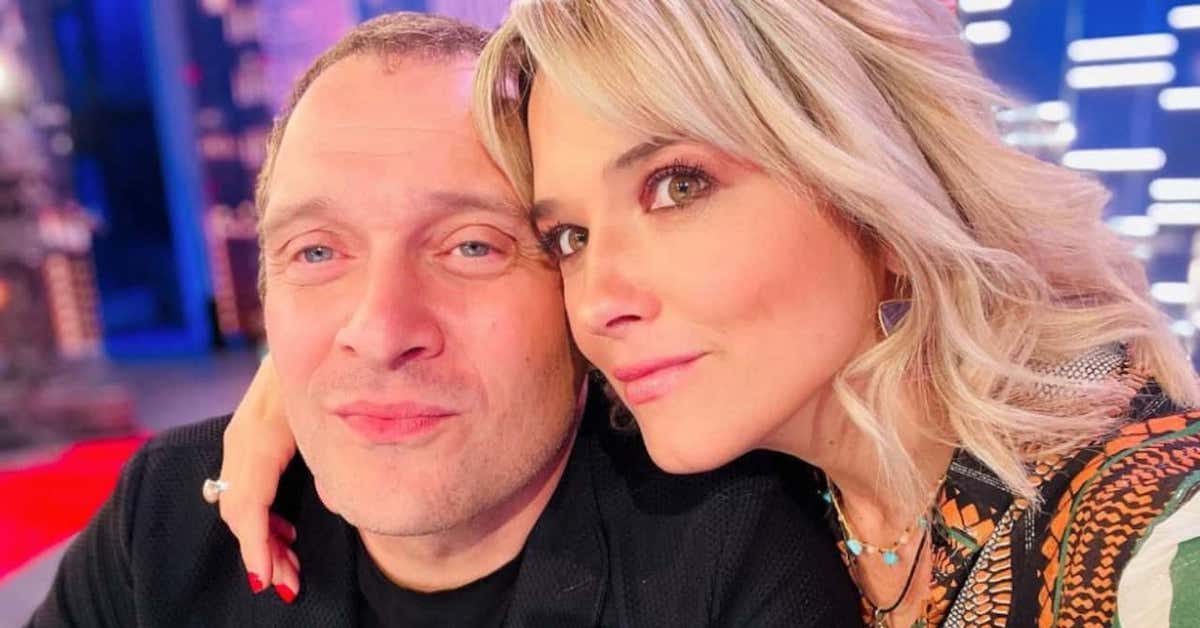 Claudio Santamaria sarà presto papà! La foto di Francesca Barra col pancione è dolcissima e un dettaglio la rende commovente