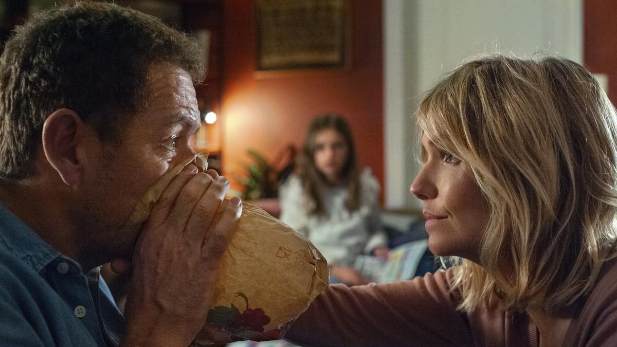 8 Rue de l’Humanité: recensione della commedia Netflix di Dany Boon