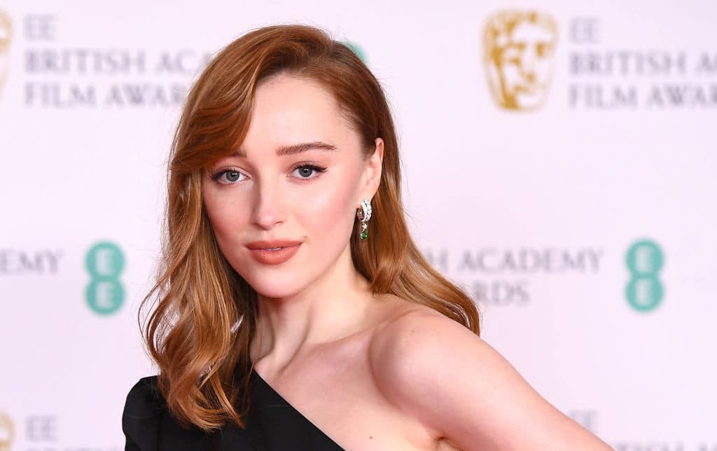 Phoebe Dynevor e il successo di Bridgerton: “Sono diventata ansiosa e ho chiesto aiuto ad un terapista”