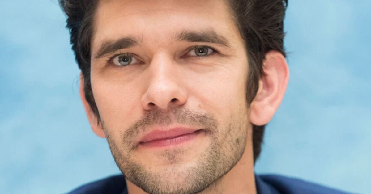 Avete visto il marito di Ben Whishaw? È un compositore e l’attore definì il proprio coming out un’esperienza “difficile”