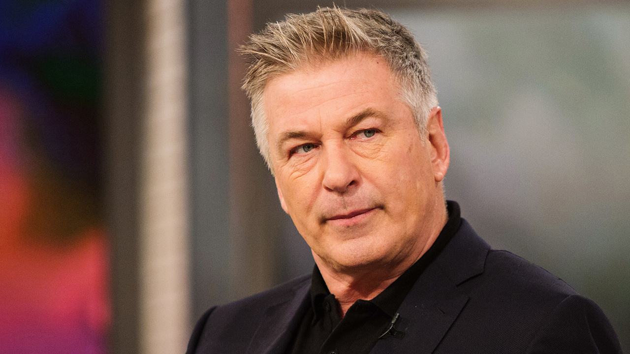 Alec Baldwin e la tragedia sul set di Rust: “Su di me solo bugie: sto collaborando al 1000% con le autorità”