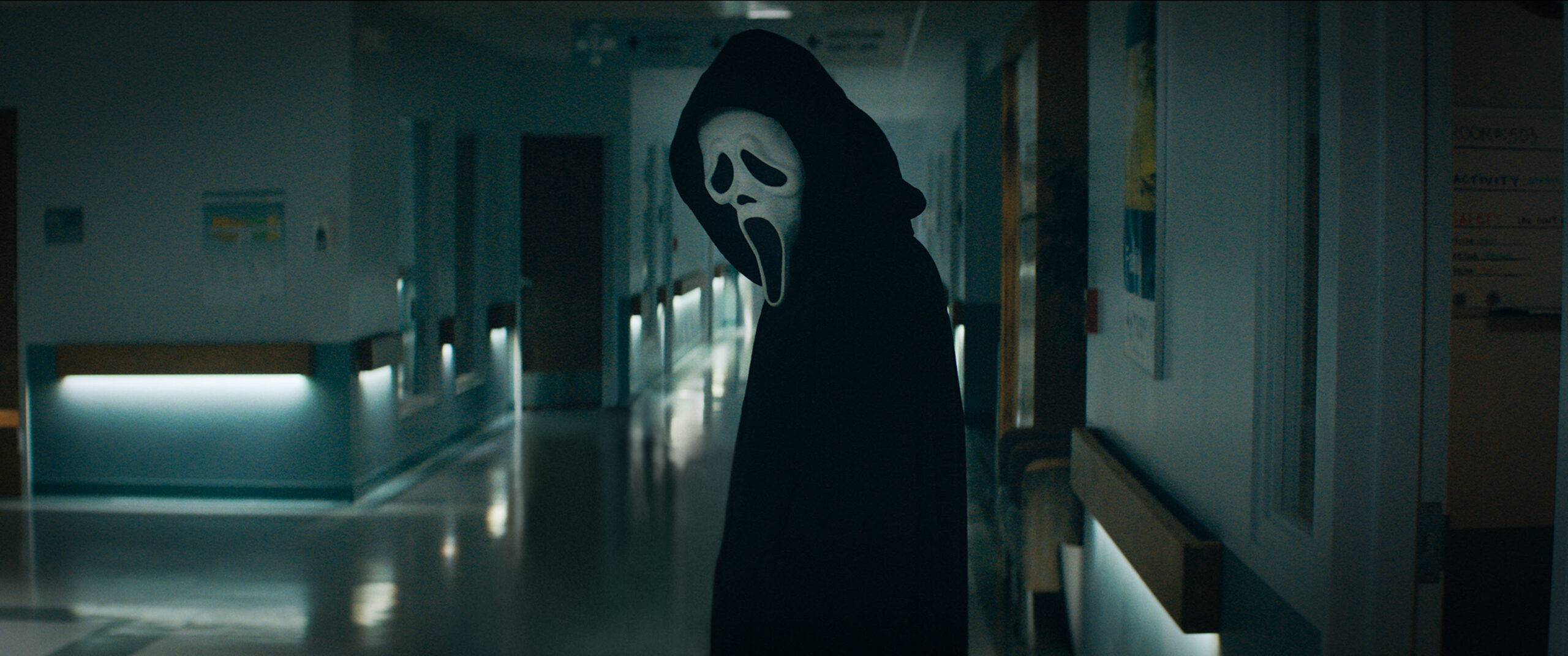 Scream 5: Ghostface attacca Jenna Ortega in una nuova immagine