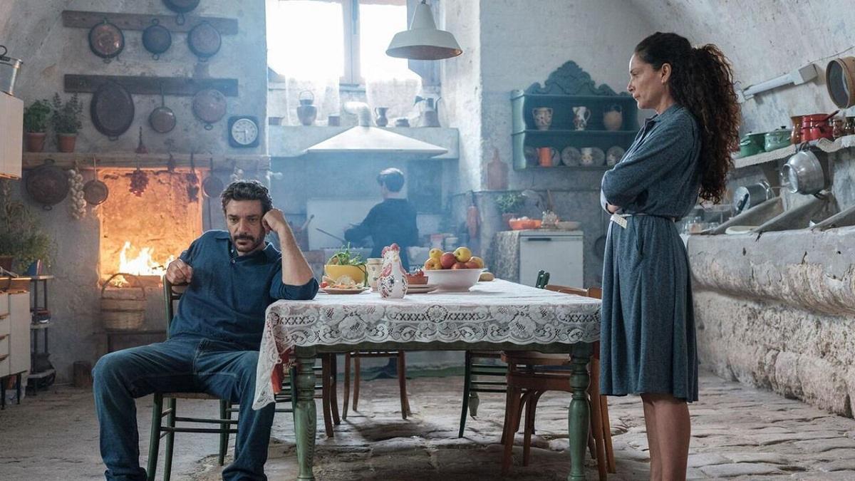 Storia di una famiglia perbene: dalle location al cast. Cosa sapere della serie di Canale 5