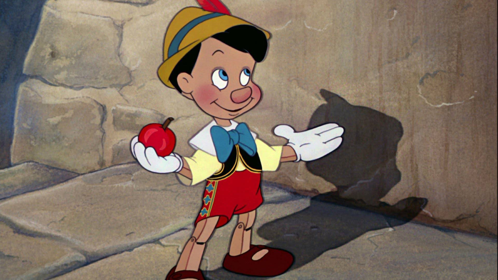 Pinocchio: nella nuova foto il Geppetto di Tom Hanks è identico all’originale!