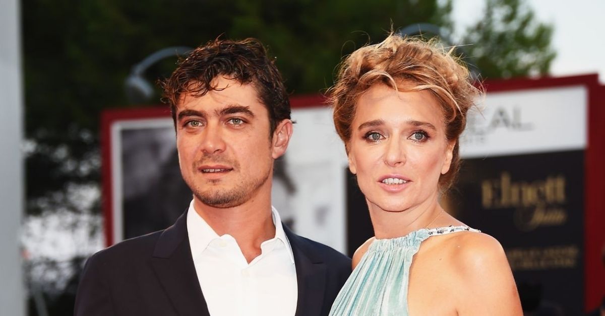 Valeria Golino sull’ex Riccardo Scamarcio: “ci evitiamo affettuosamente”. L’attrice spiega perché dopo di lui vive l’amore con disincanto