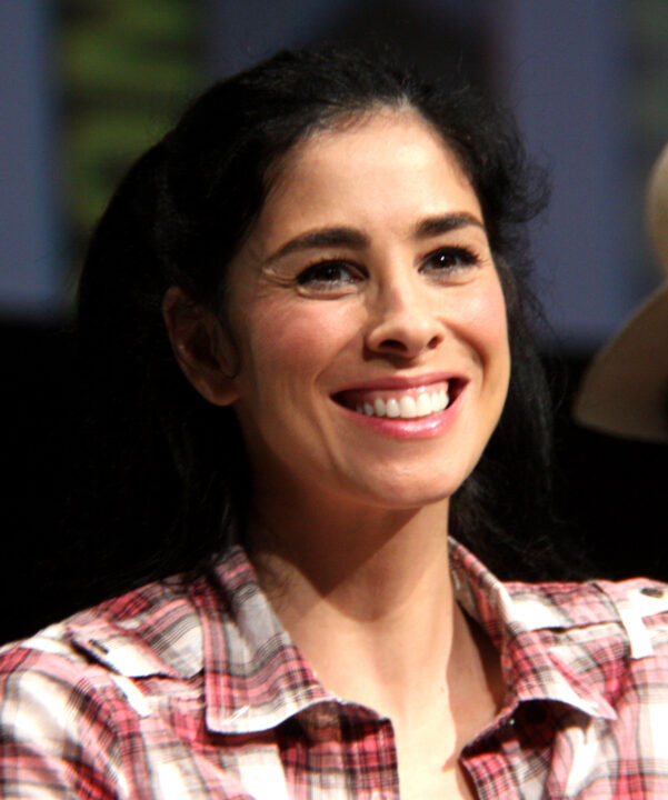 Sarah Silverman sorridente