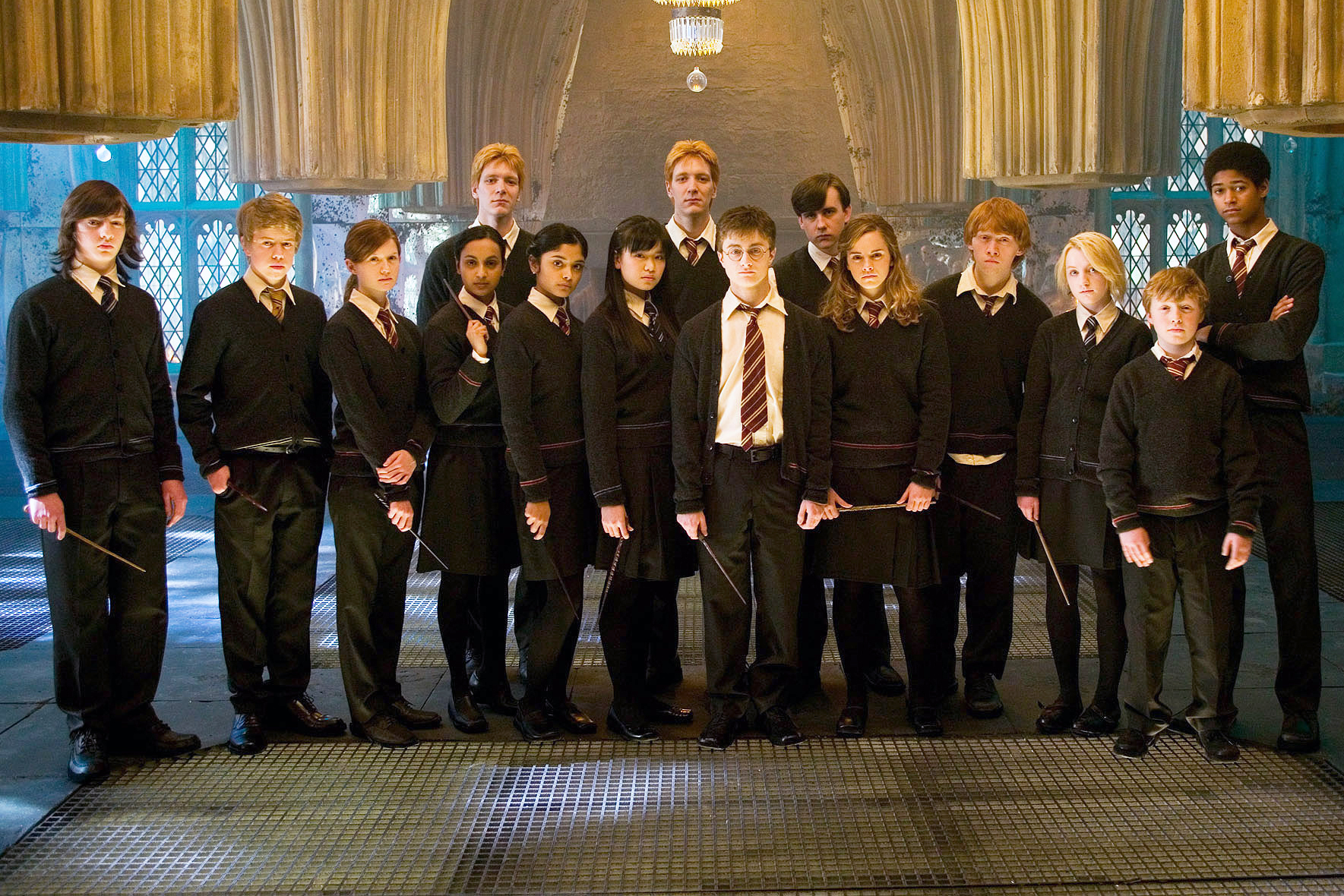 Harry Potter: tutte (o quasi) le star del franchise riunite in questa magica foto natalizia