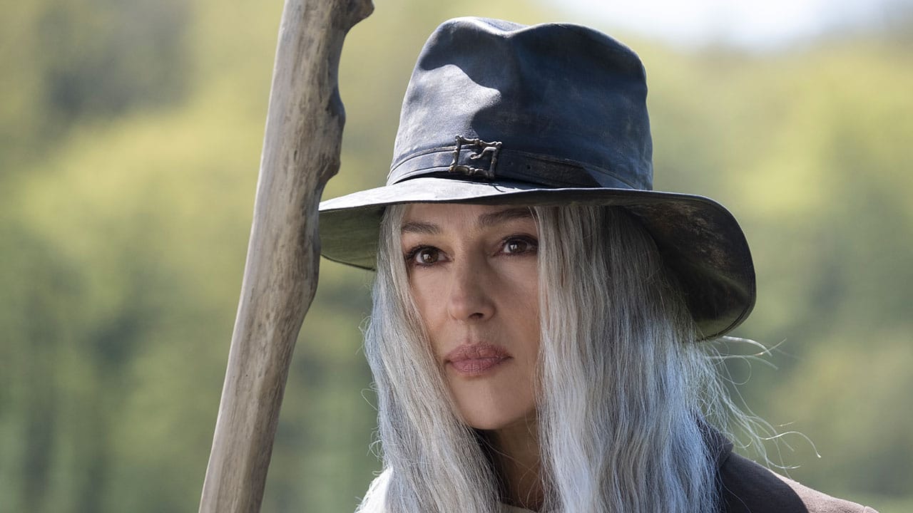 La Befana vien di notte 2: Le origini – guida al cast del prequel con Monica Bellucci