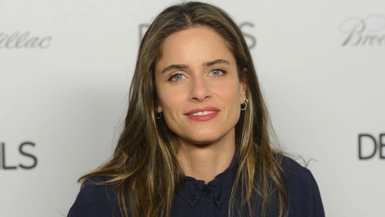 Amanda Peet