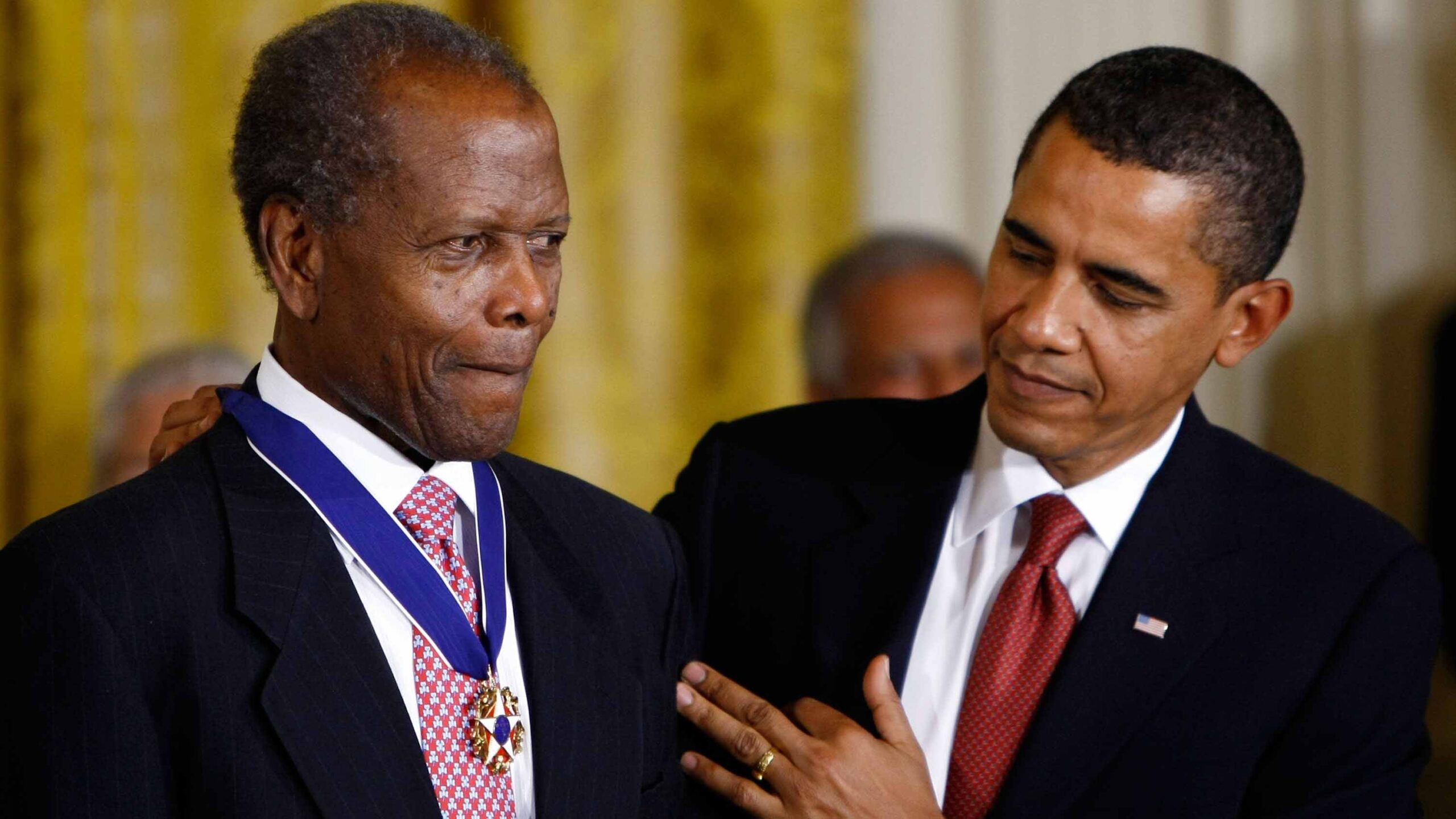 Sidney Poitier: da Barack Obama a Viola Davis, il commovente addio alla leggenda di Hollywood