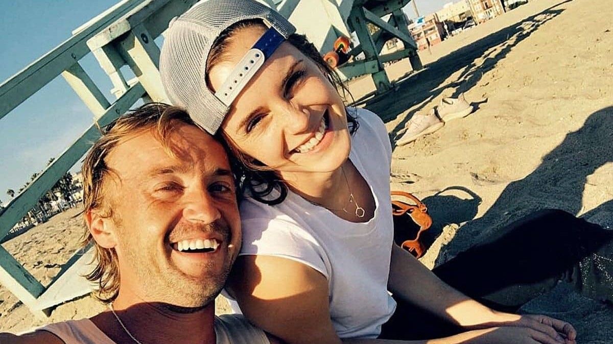 Harry Potter, i fan in visibilio per l’incontro tra Emma Watson e Tom Felton : “Che abbracci alla reunion!”