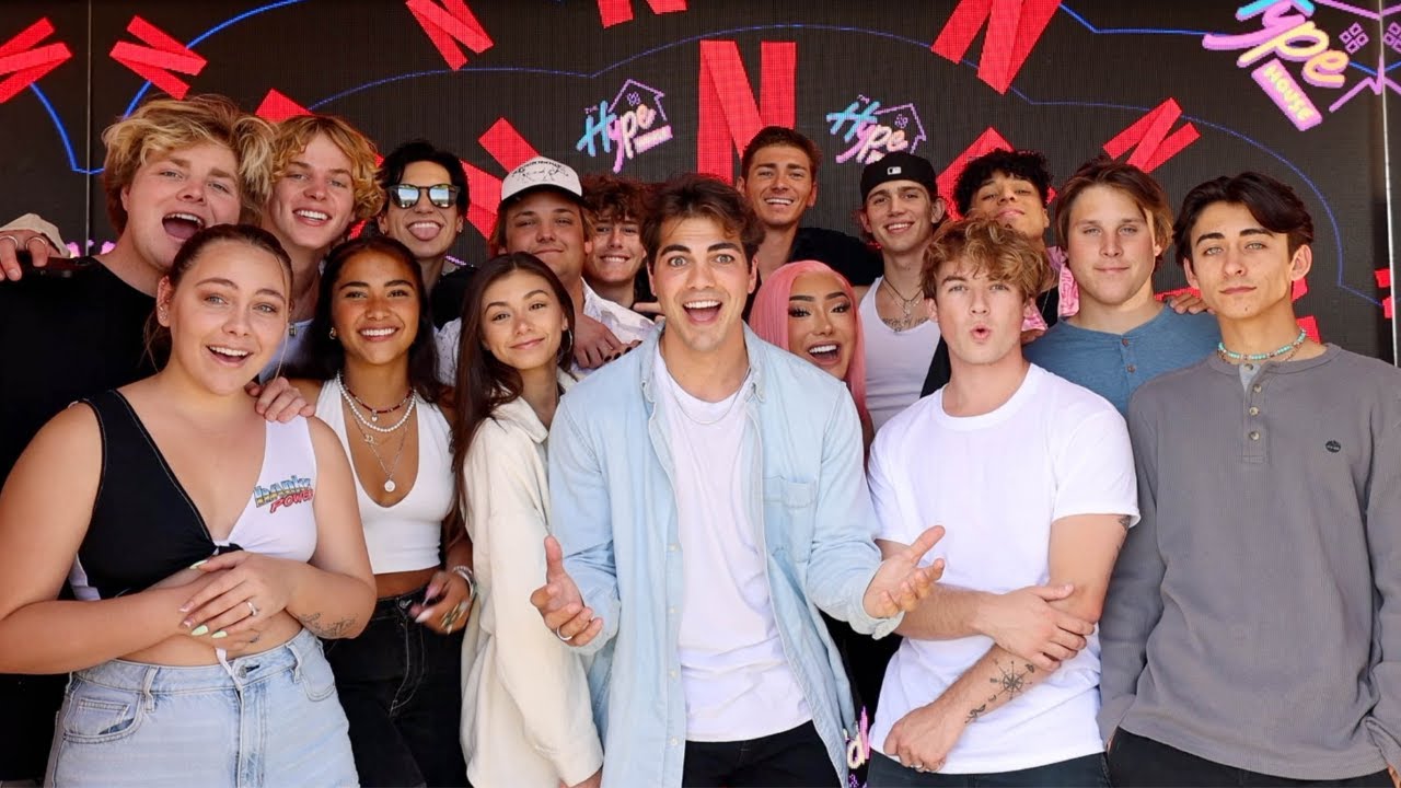 Hype House: cast, trailer e curiosità sulla serie in uscita su Netflix