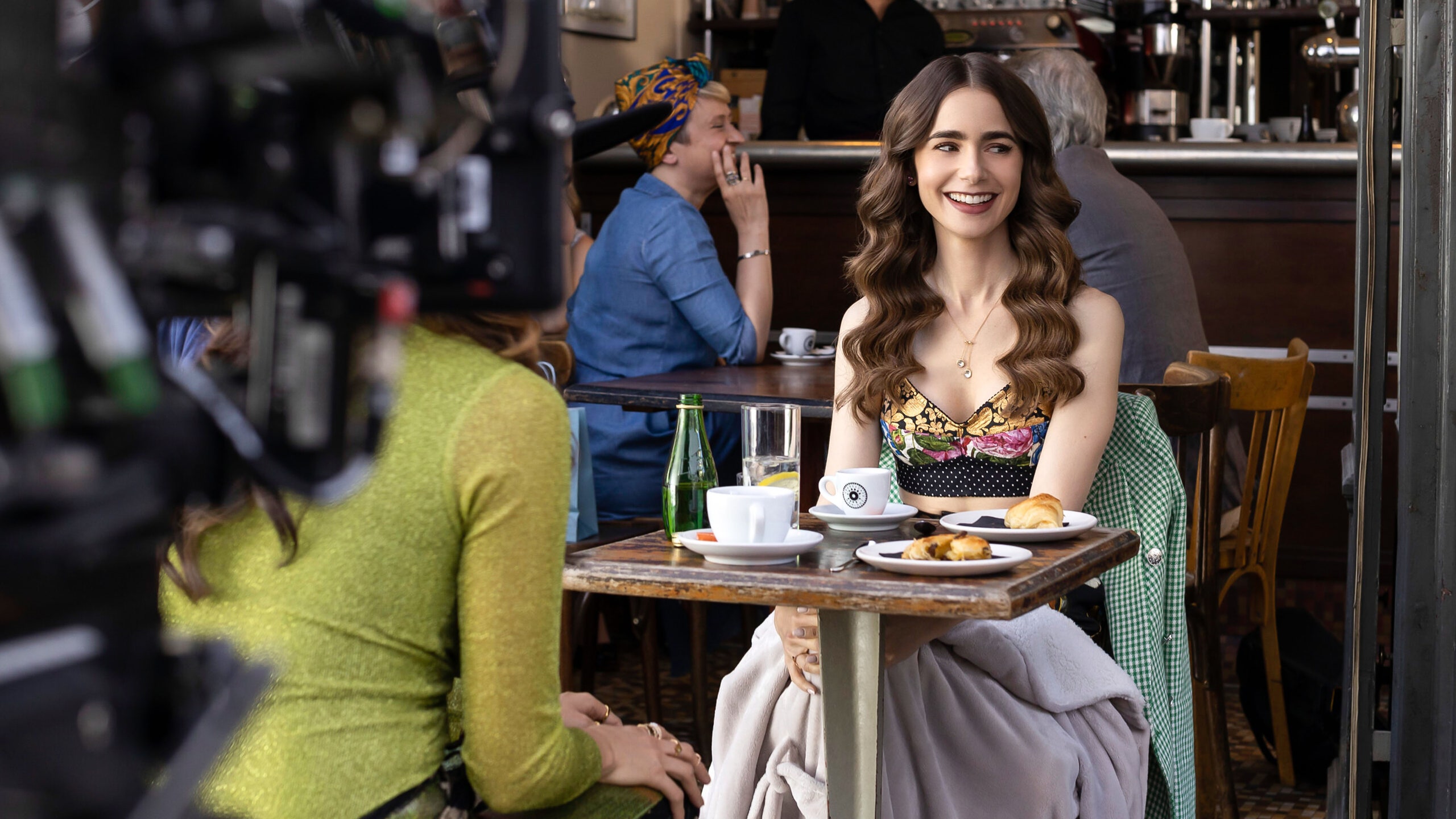 Emily in Paris: Netflix ha rinnovato la serie con Lily Collins per altre due stagioni!
