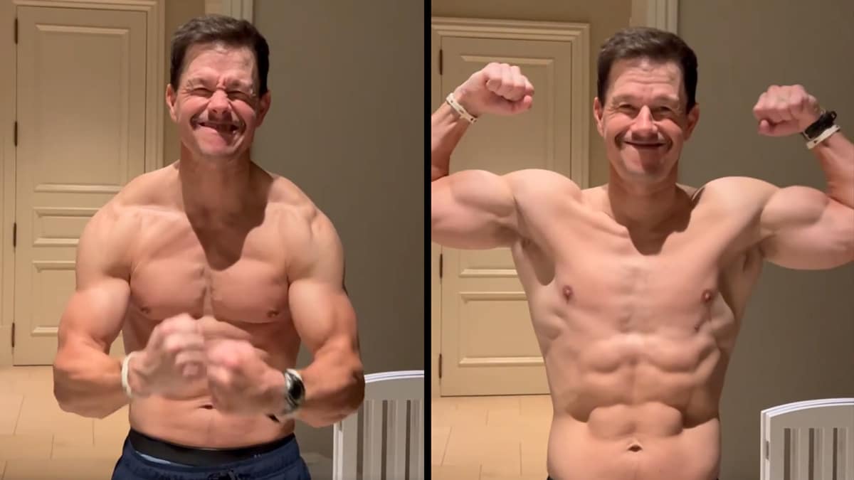 Mark Wahlberg mette in mostra tutti i suoi strepitosi muscoli (ma non vuole far arrabbiare la moglie)