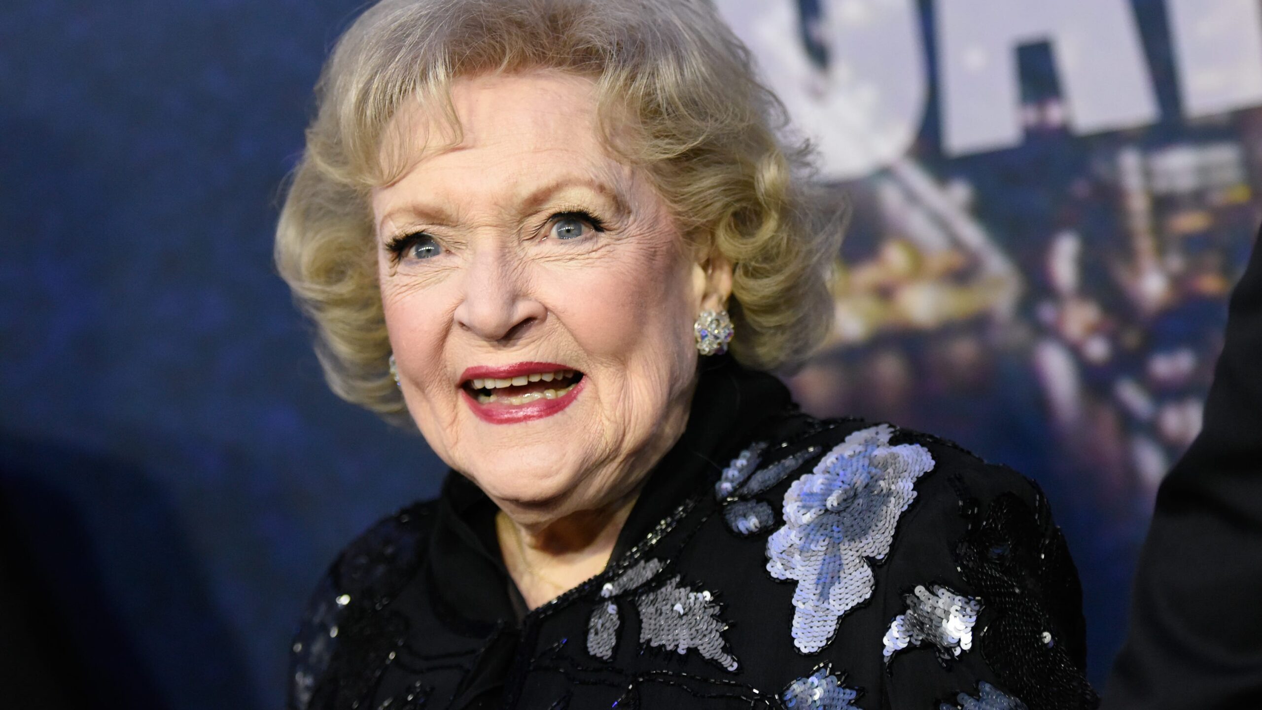 Betty White: rivelata la causa della morte della leggendaria attrice