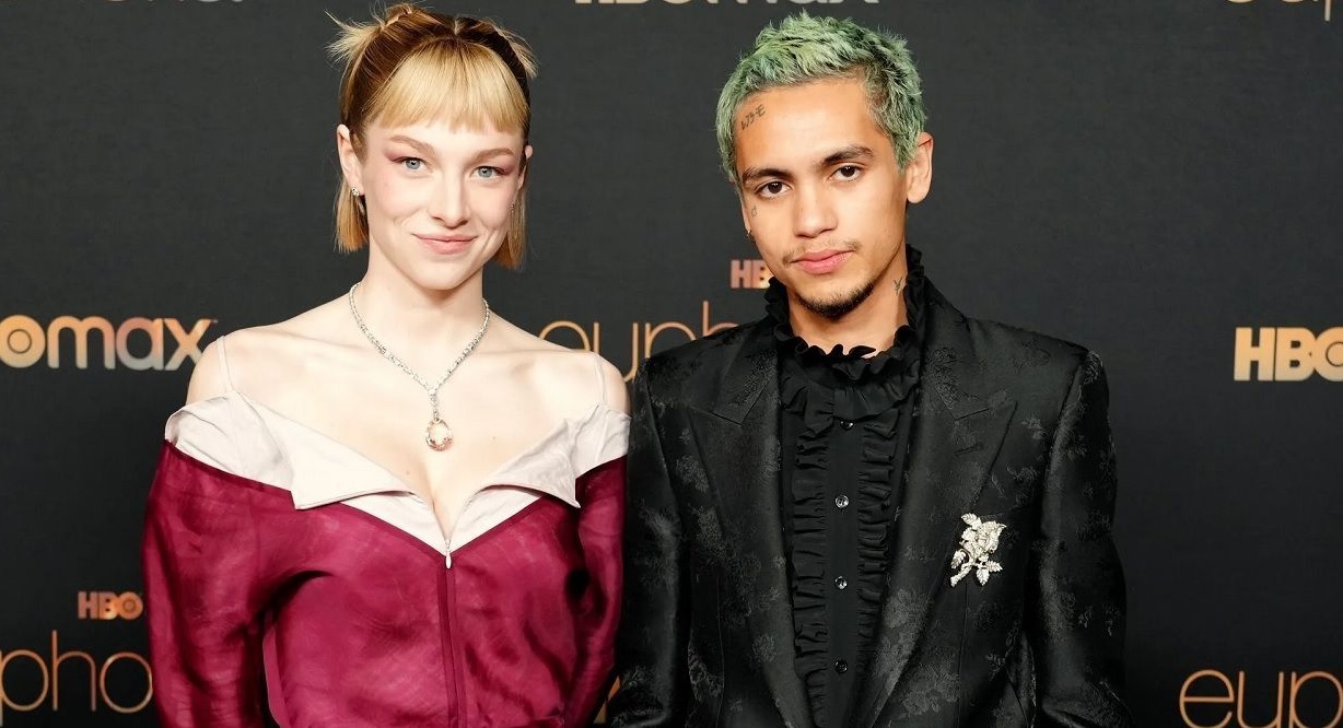 Euphoria – Bacio a sorpresa fra Hunter Schafer e Dominic Fike: stanno davvero insieme?