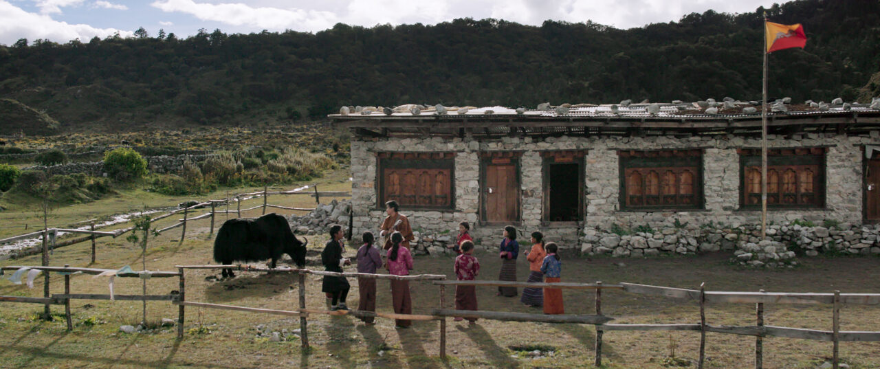 Lunana: Il villaggio alla fine del mondo cinematographe.it