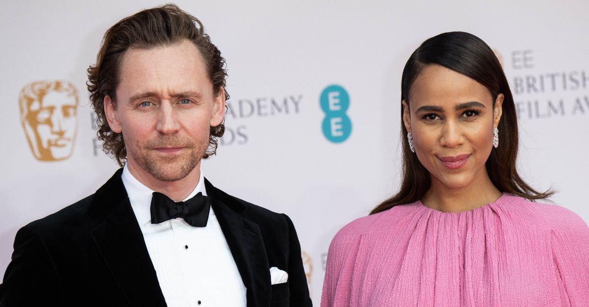 Tom Hiddleston si sposa! Ecco l’indizio inequivocabile sul red carpet dei Bafta