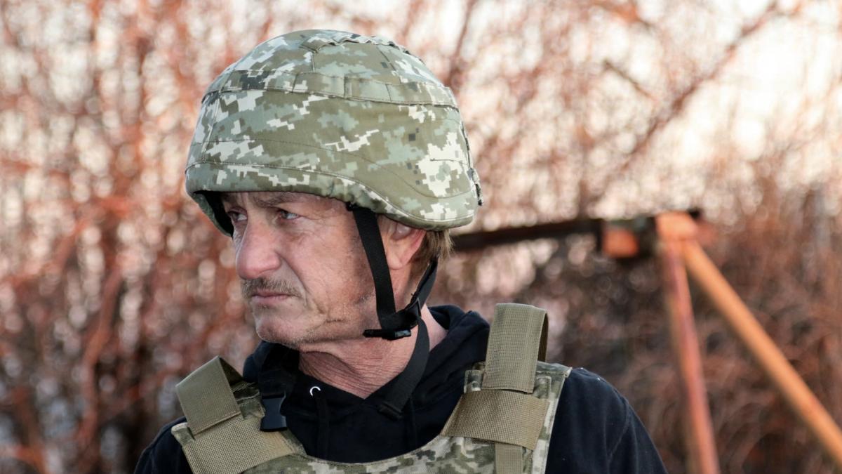 Sean Penn shock: “voglio imbracciare le armi contro la Russia”
