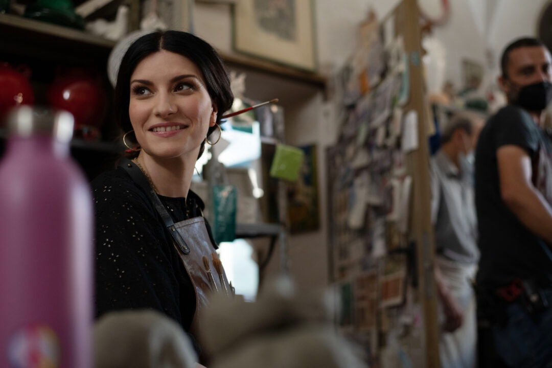 Laura Pausini svela tutte le storie dietro Piacere di conoscerti: dal fallimento personale all’ambiente