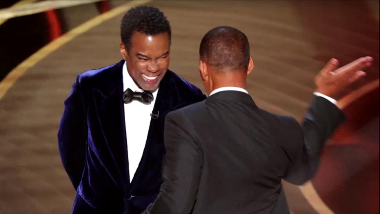 Chris Rock, il video dal backstage con la sua reazione allo schiaffo: il comico appare sotto shock