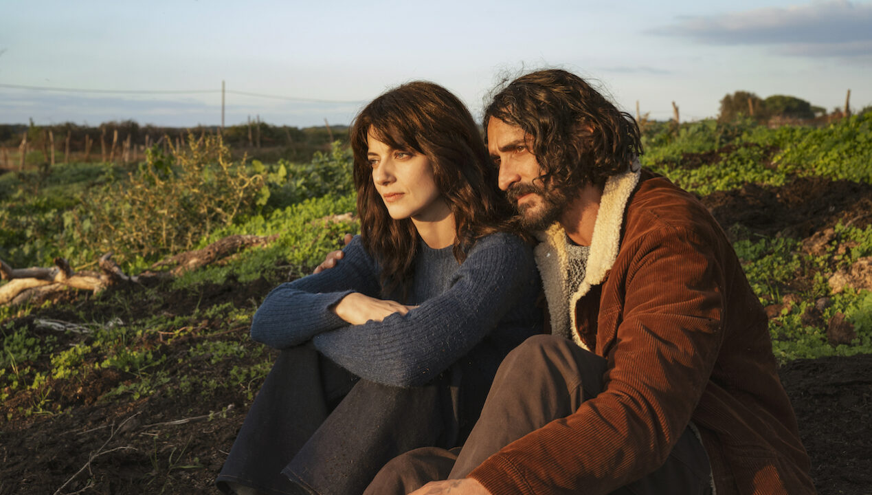 Sulle nuvole: recensione del film di Tommaso Paradiso